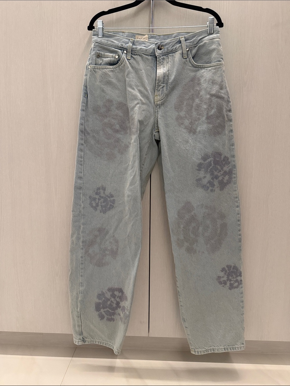 Pilcro Straight-Leg Jeans in Light Gray with Floral Print